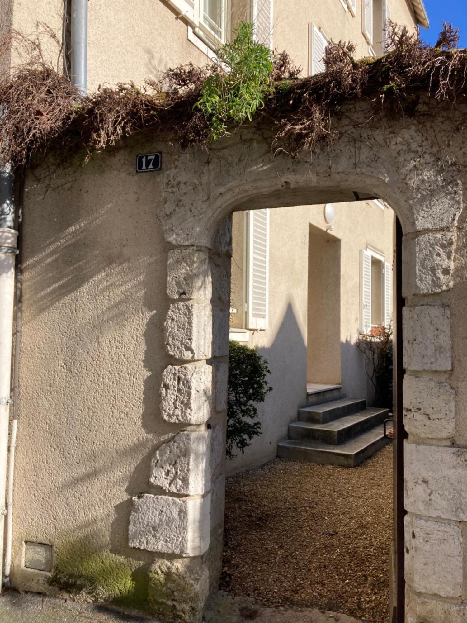 T3 De 55M2 Au Centre De Chartres Avec Parking Apartment Exterior photo